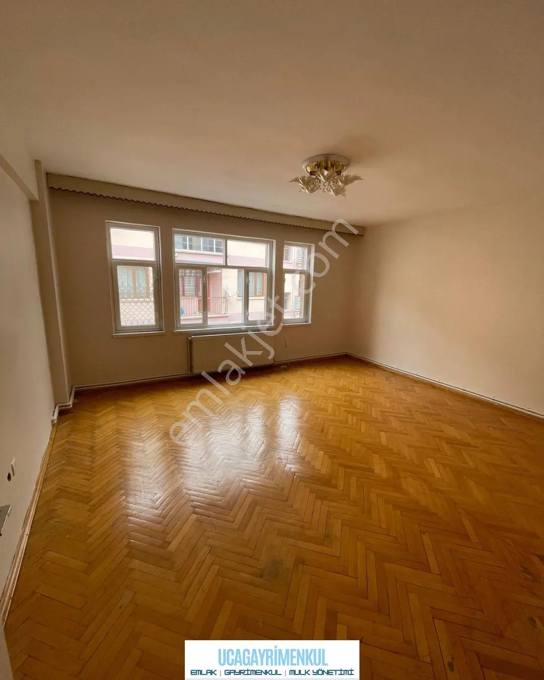 Uca'dan Çarşı Merkez De Kiralık 3+1 Daire.! - Görsel 2