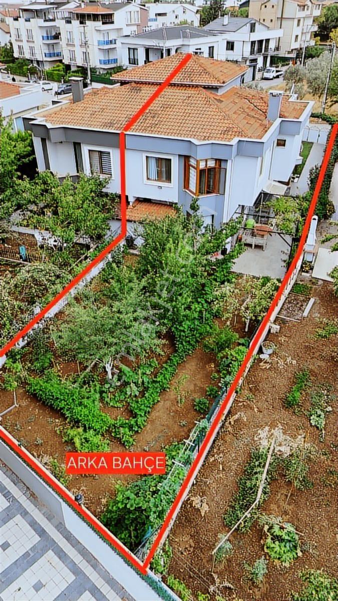 Özkandan Umurbeyde Müstakl Bahçeli 2,5 Katlı 200 M Satılık Villa - Görsel 12