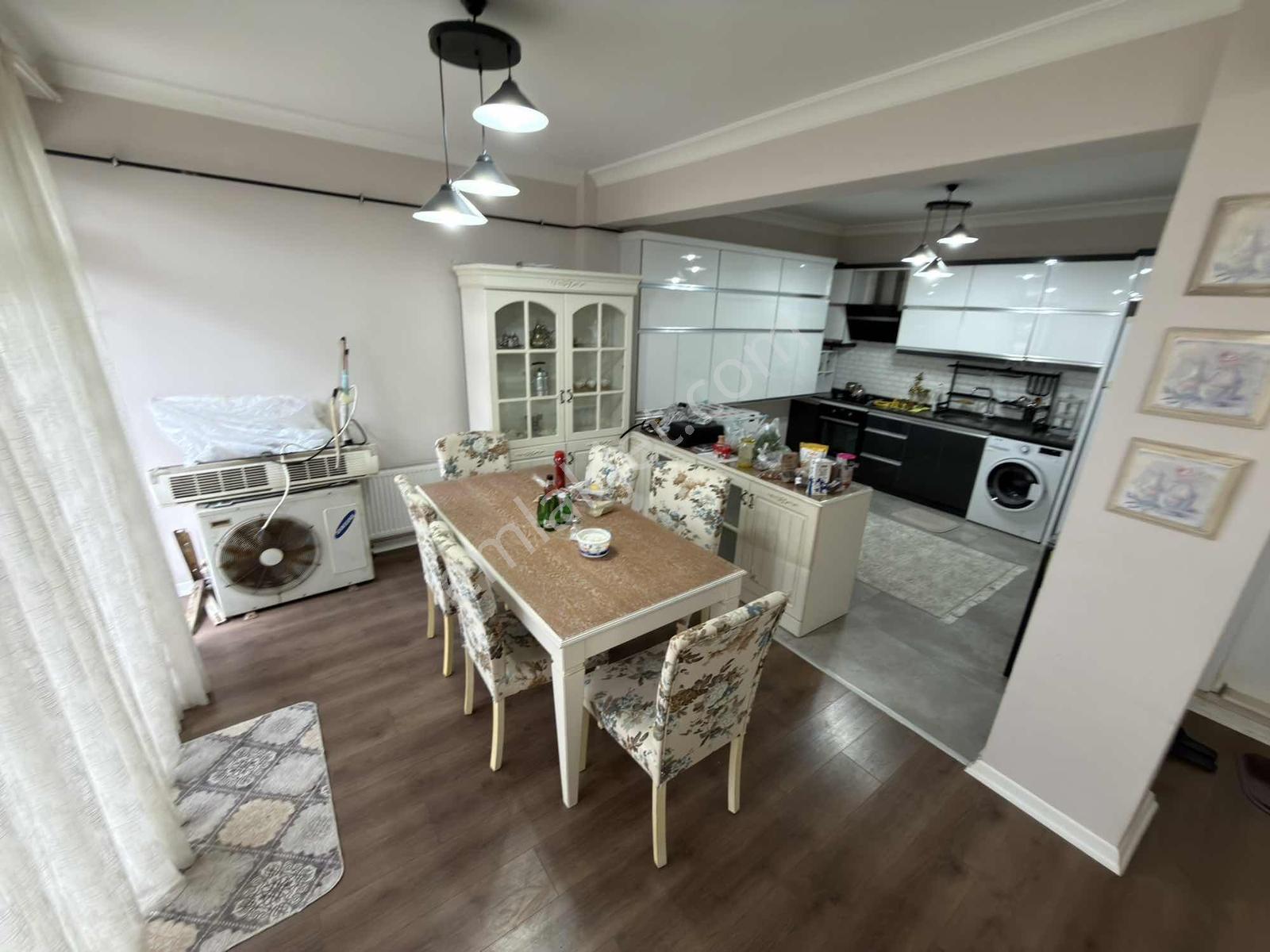 Tapu54 | Sapanca Göl Mah. Eşyalı Kiralık 5+1 Manzaralı Triplex - Görsel 2