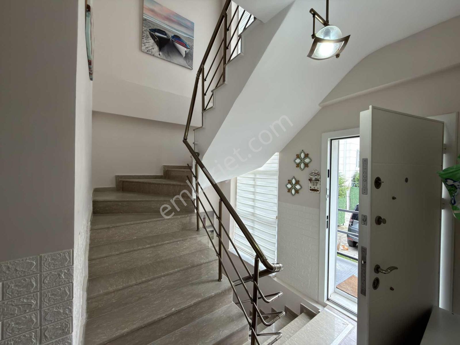 Tapu54 | Sapanca Göl Mah. Eşyalı Kiralık 5+1 Manzaralı Triplex - Görsel 15