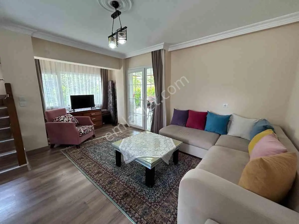 Kuşadası Davutlar'da Müstakil Bahçeli Triblex Villa - Görsel 2
