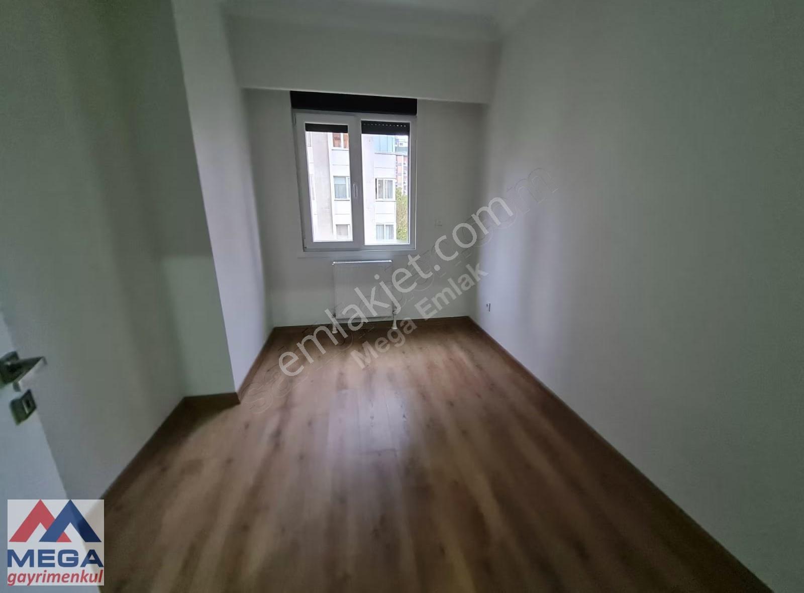 Selamiçeşme Özgürlük Parkına Yakın Balkonlu Satılık Daire - Görsel 3