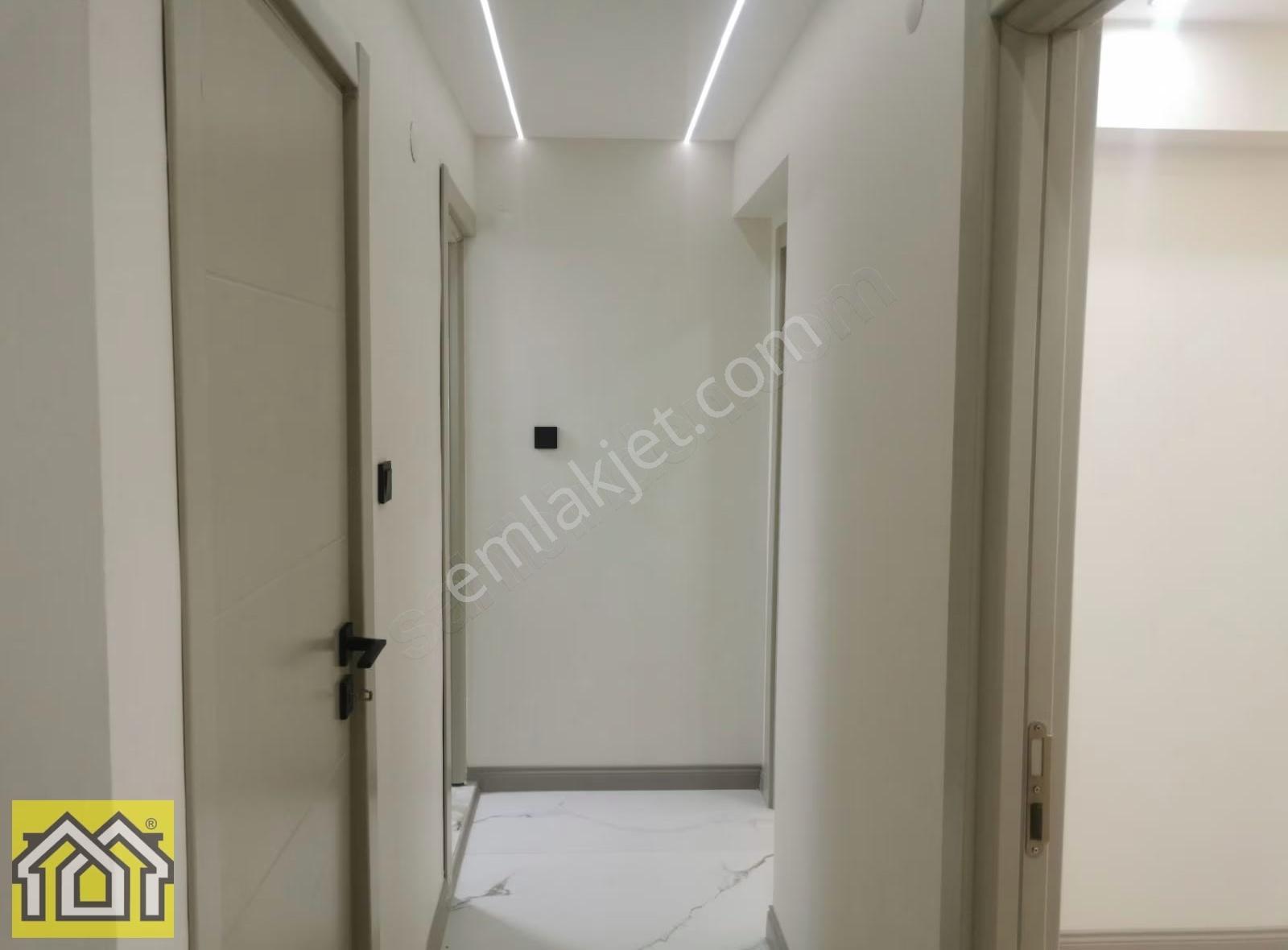 İzmir Balçova Eğitim Mah. 3+1 Full Tadilatlı Doğalgazlı Ara Kat - Görsel 8