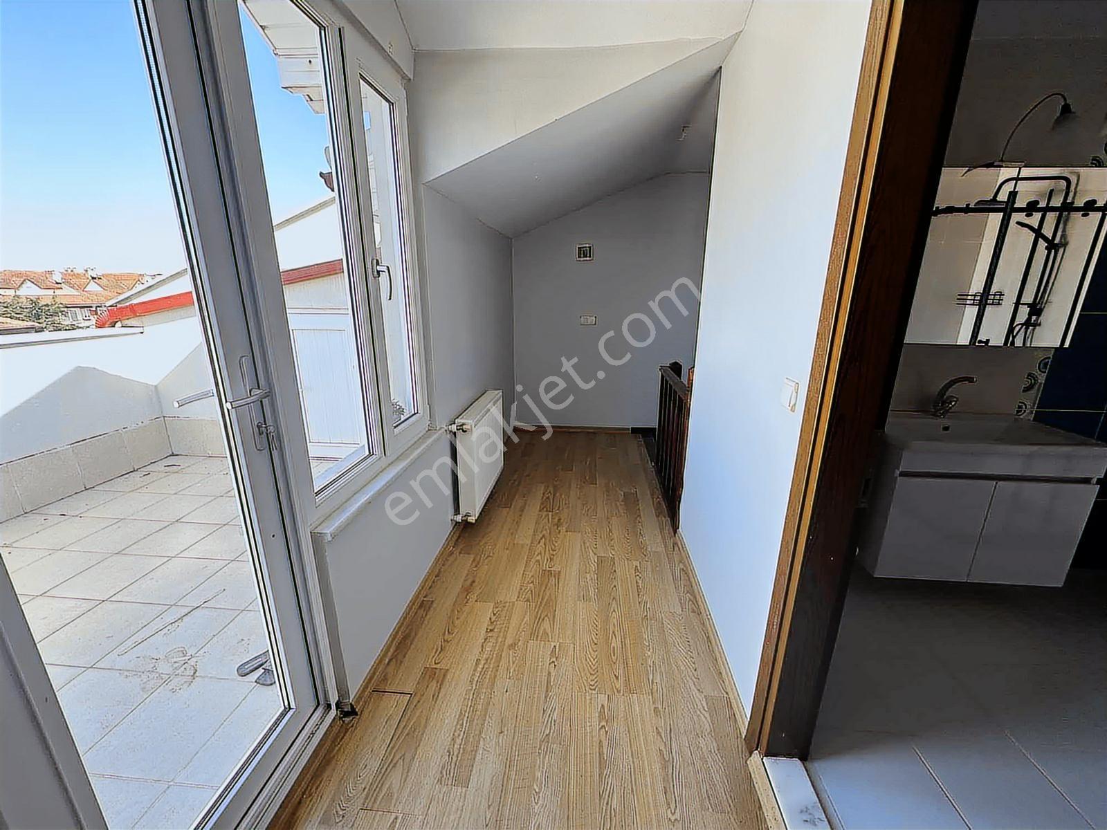 Kiralık Kapalı Garajlı Geniş Dubleks Remax Vira Ümit Doğan Dan - Görsel 15