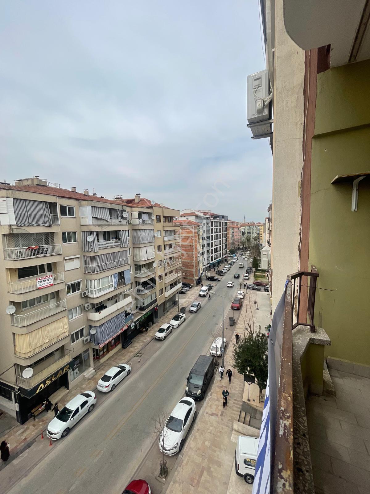 Suluköprüde Kiralık Arakat Cadde Üstü Daire - Görsel 10