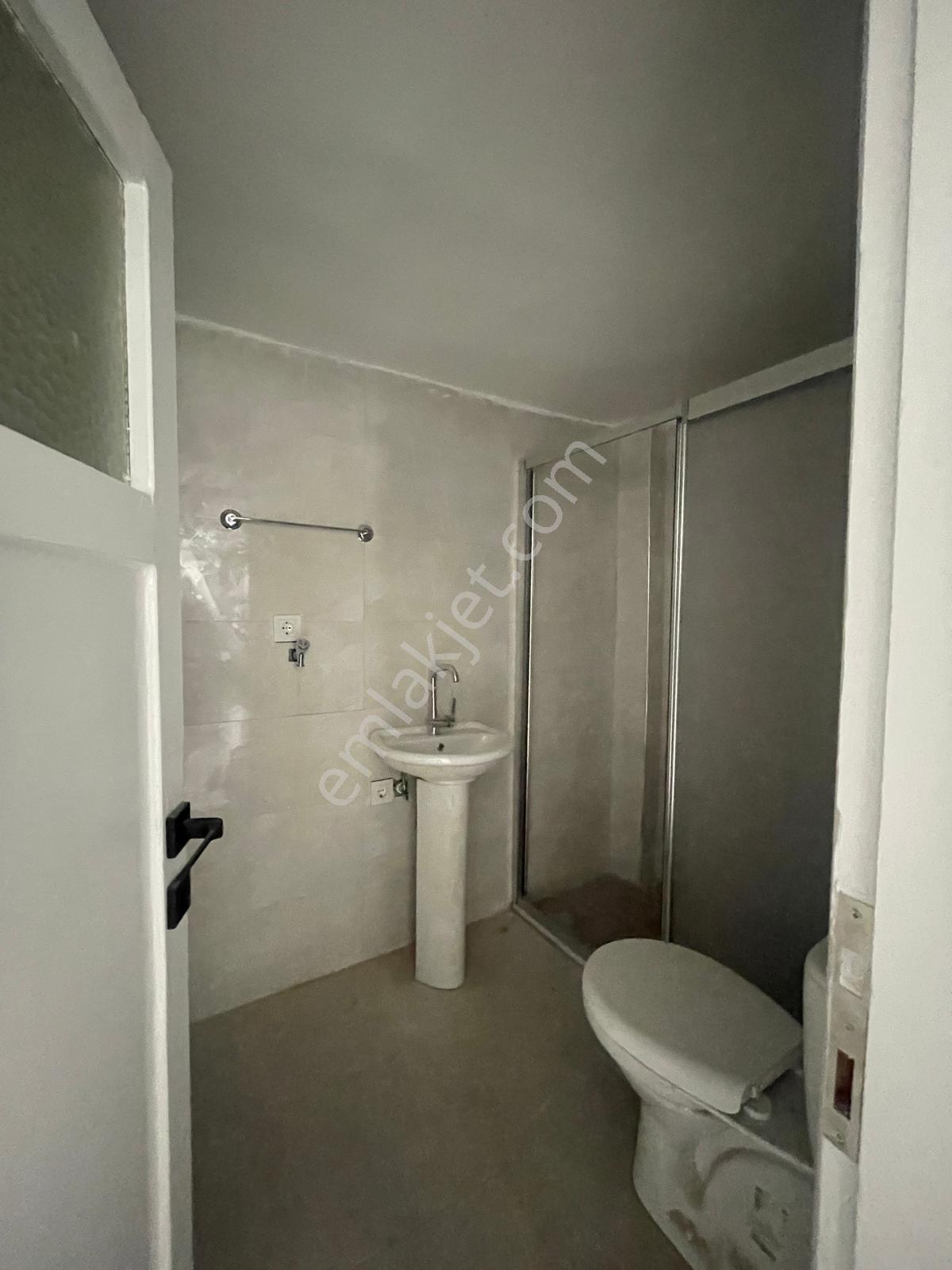 Suluköprüde Kiralık Arakat Cadde Üstü Daire - Görsel 11