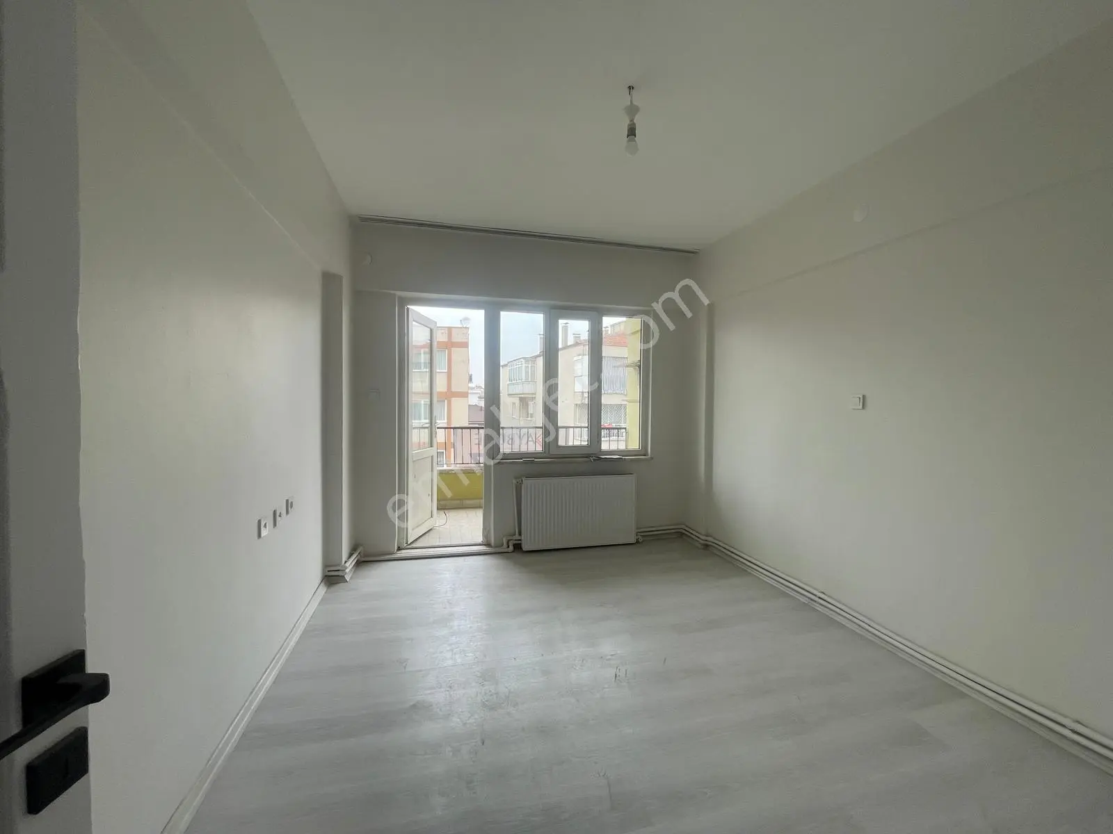 Suluköprüde Kiralık Arakat Cadde Üstü Daire - Görsel 5