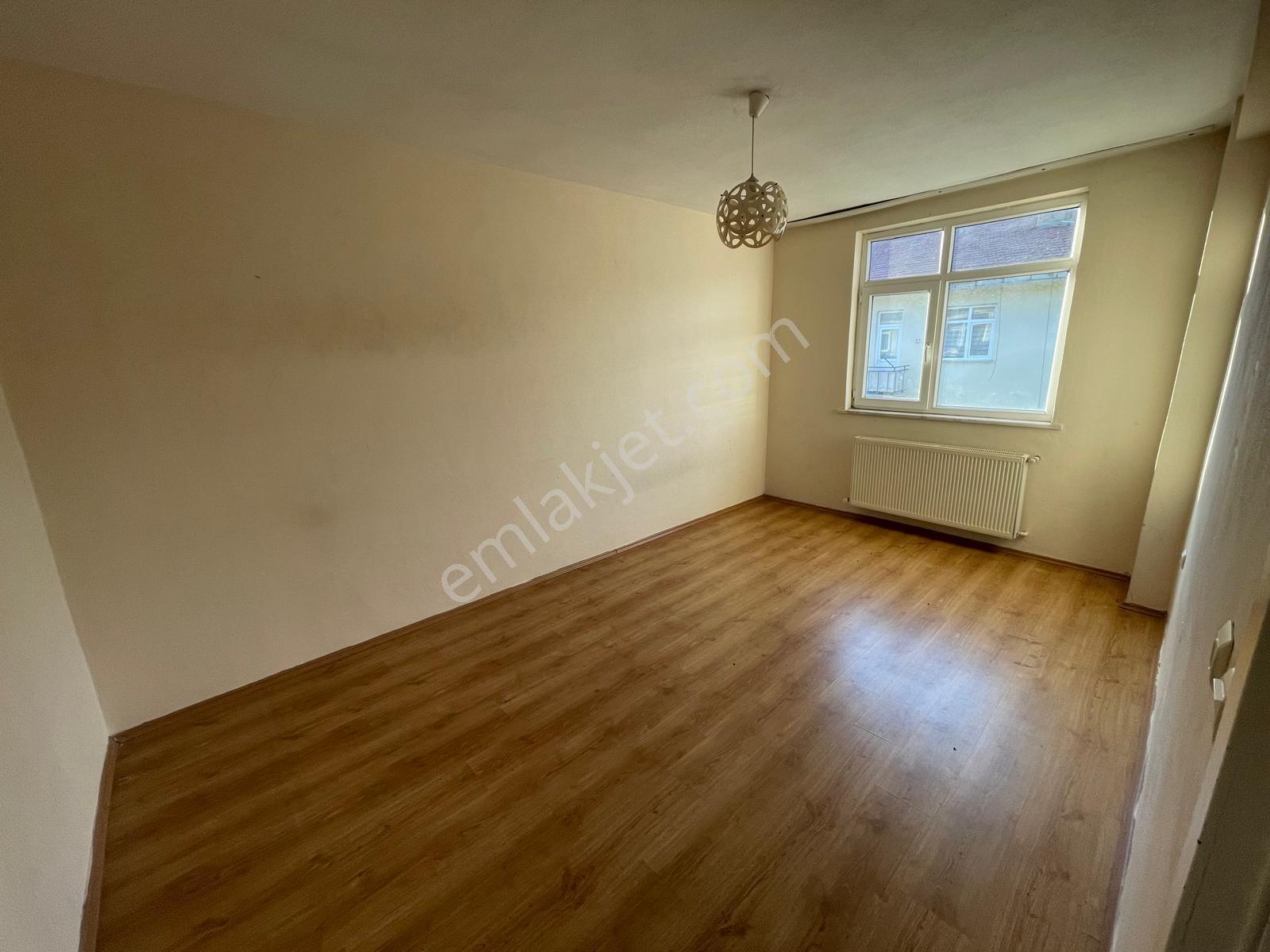 Karamürsel Merkez'de Çift Cepheli 130m2 3+1 Kiralık Daire! - Görsel 3