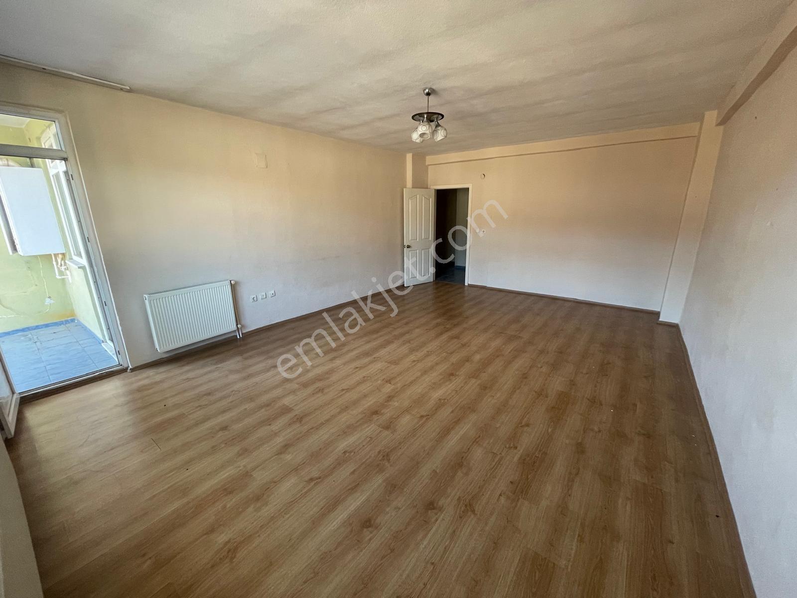Karamürsel Merkez'de Çift Cepheli 130m2 3+1 Kiralık Daire! - Görsel 12