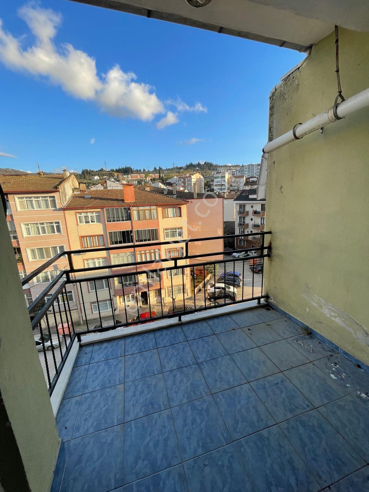 Karamürsel Merkez'de Çift Cepheli 130m2 3+1 Kiralık Daire! - Görsel 11