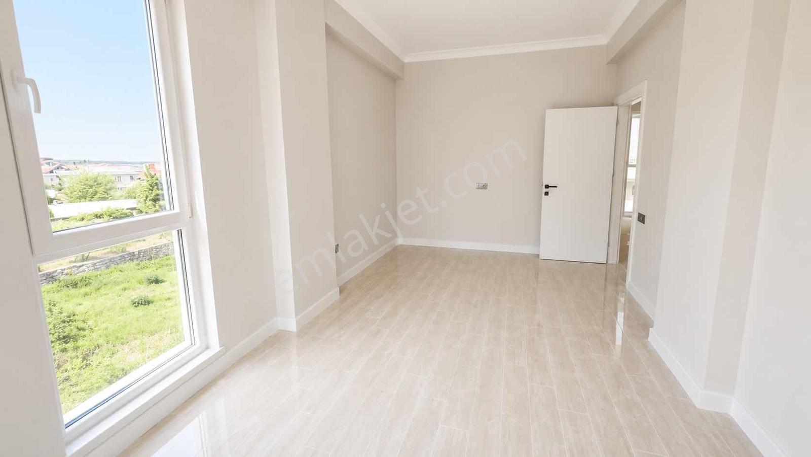 Remax İlknur Doğan Site İçinde Lüks Kiralık Villa - Görsel 2