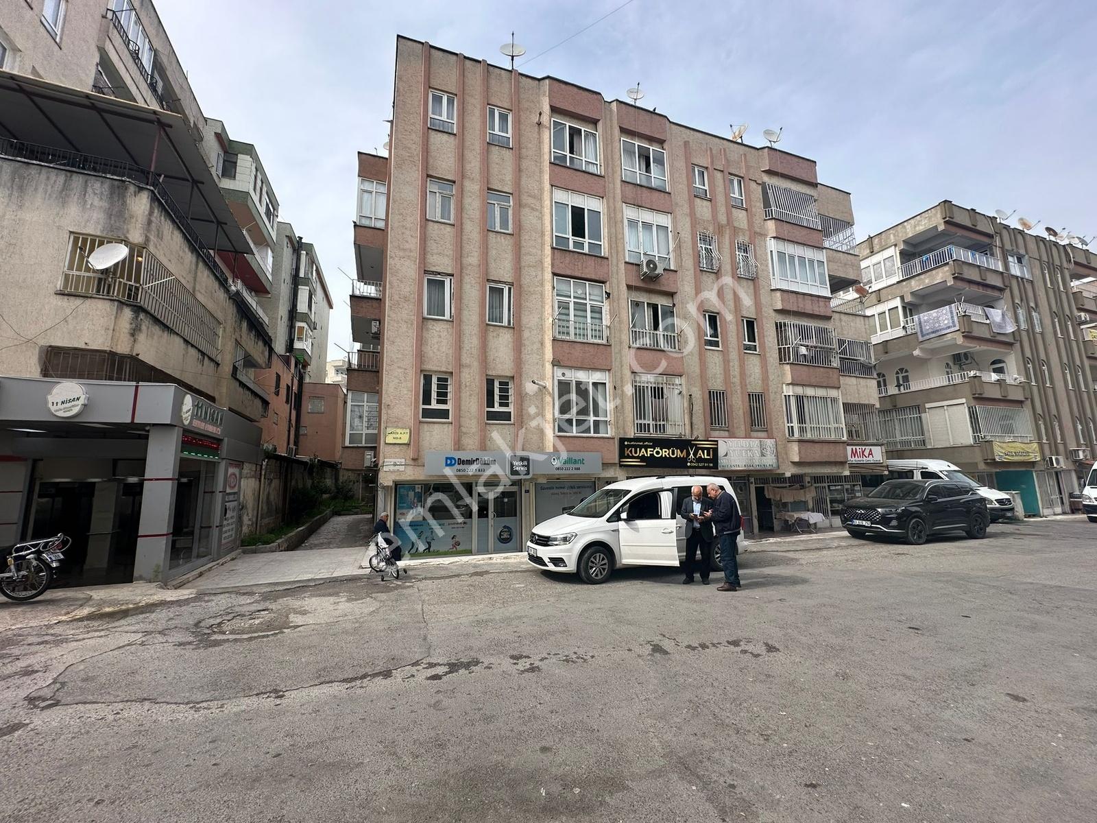 Benek Emlak Emniyet Caddesi 3+1 Satılık Daire