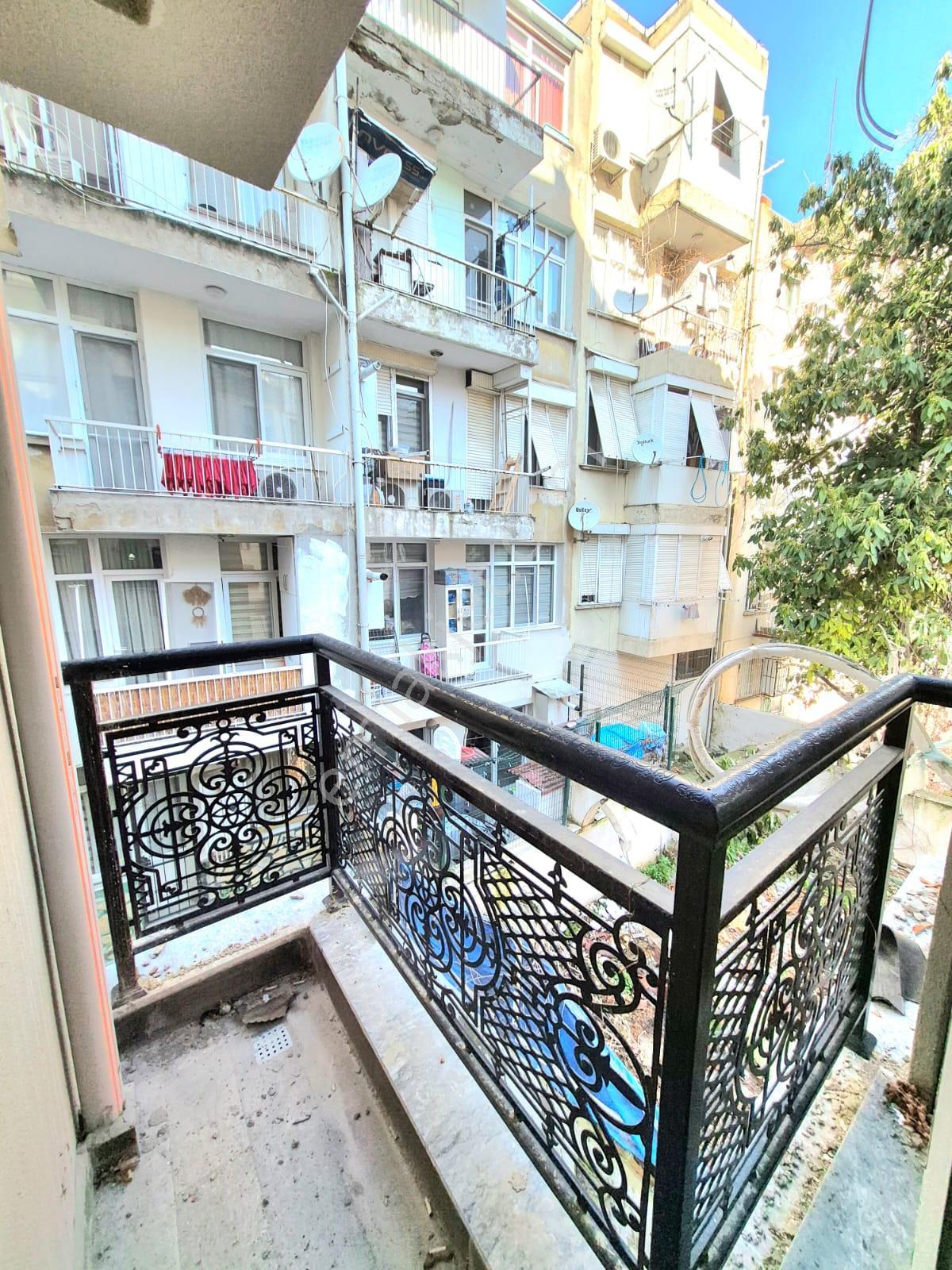 1+1 Karşıyaka Sahile Yakın Satılık Daire - Görsel 9
