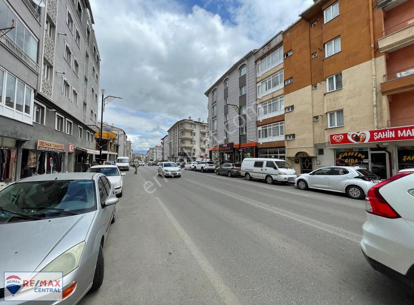 Re/max Central'den İstiklal Mah'de Cadde Üstü Kiralık Dükkan - Görsel 3
