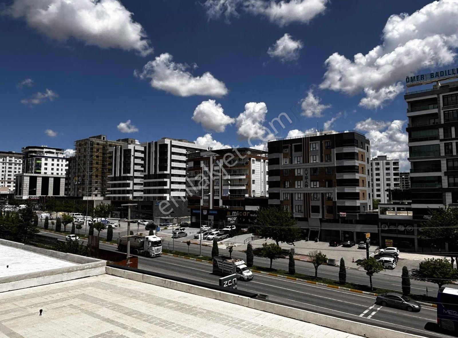 Diyarbakır Yoluna Sıfır 5 Odalı Lüks Ara Kat Daire - Görsel 2