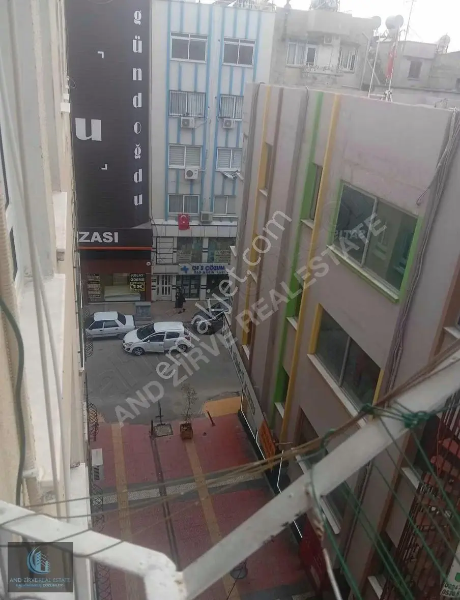 Mersin Akdeniz Mahmudiye Mah.'de Satılık Bağımsız Mutfak 2+1