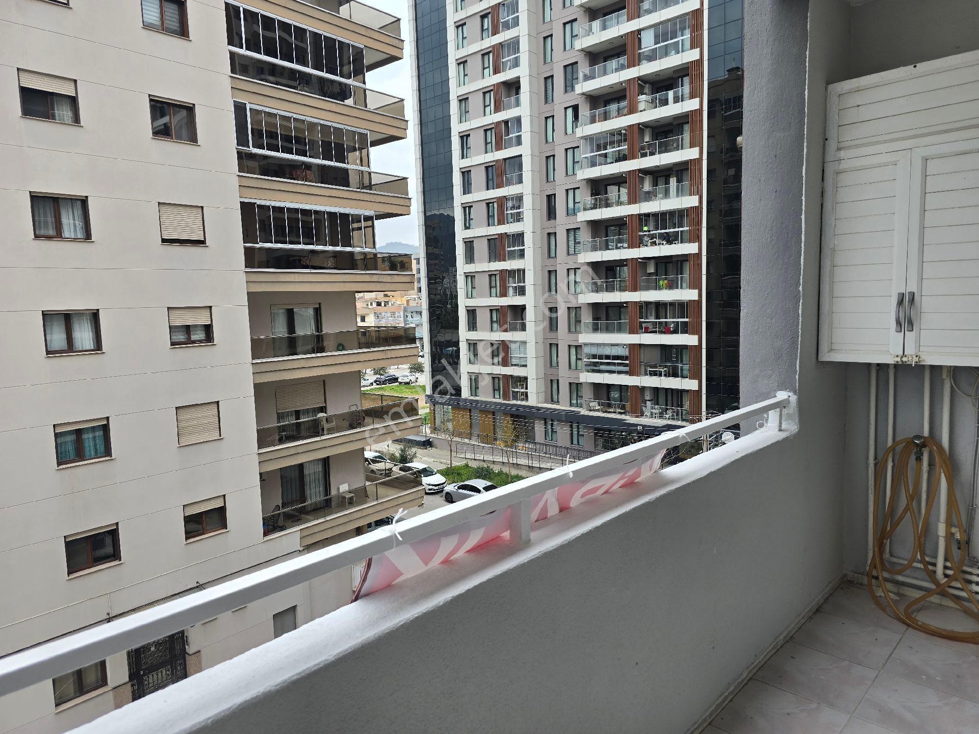 Karşıyaka Örnekköy Kiralık 3+1 Daire - Görsel 27