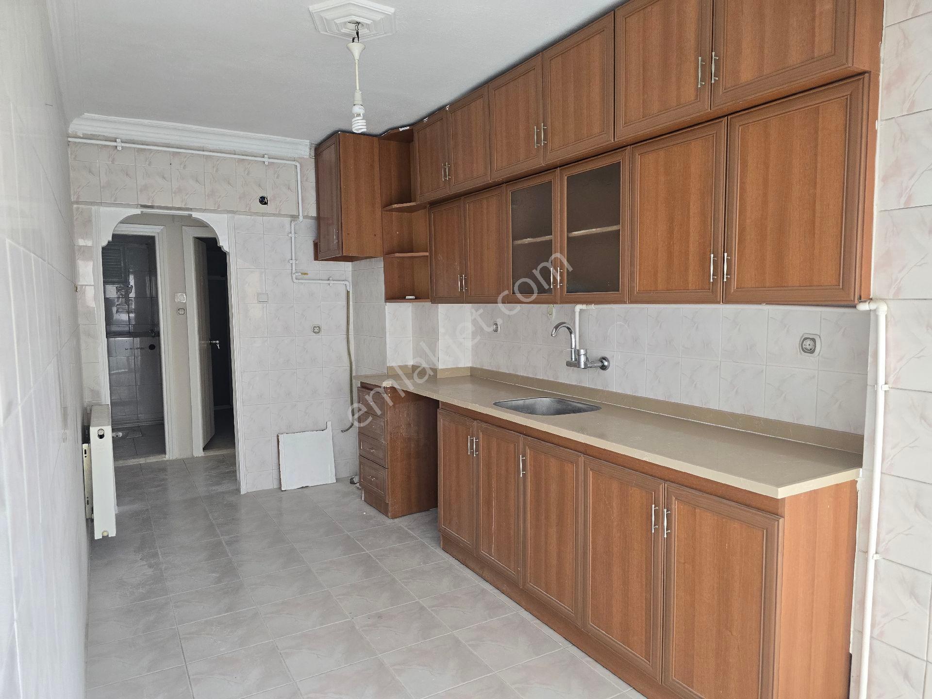 Karşıyaka Örnekköy Kiralık 3+1 Daire - Görsel 7