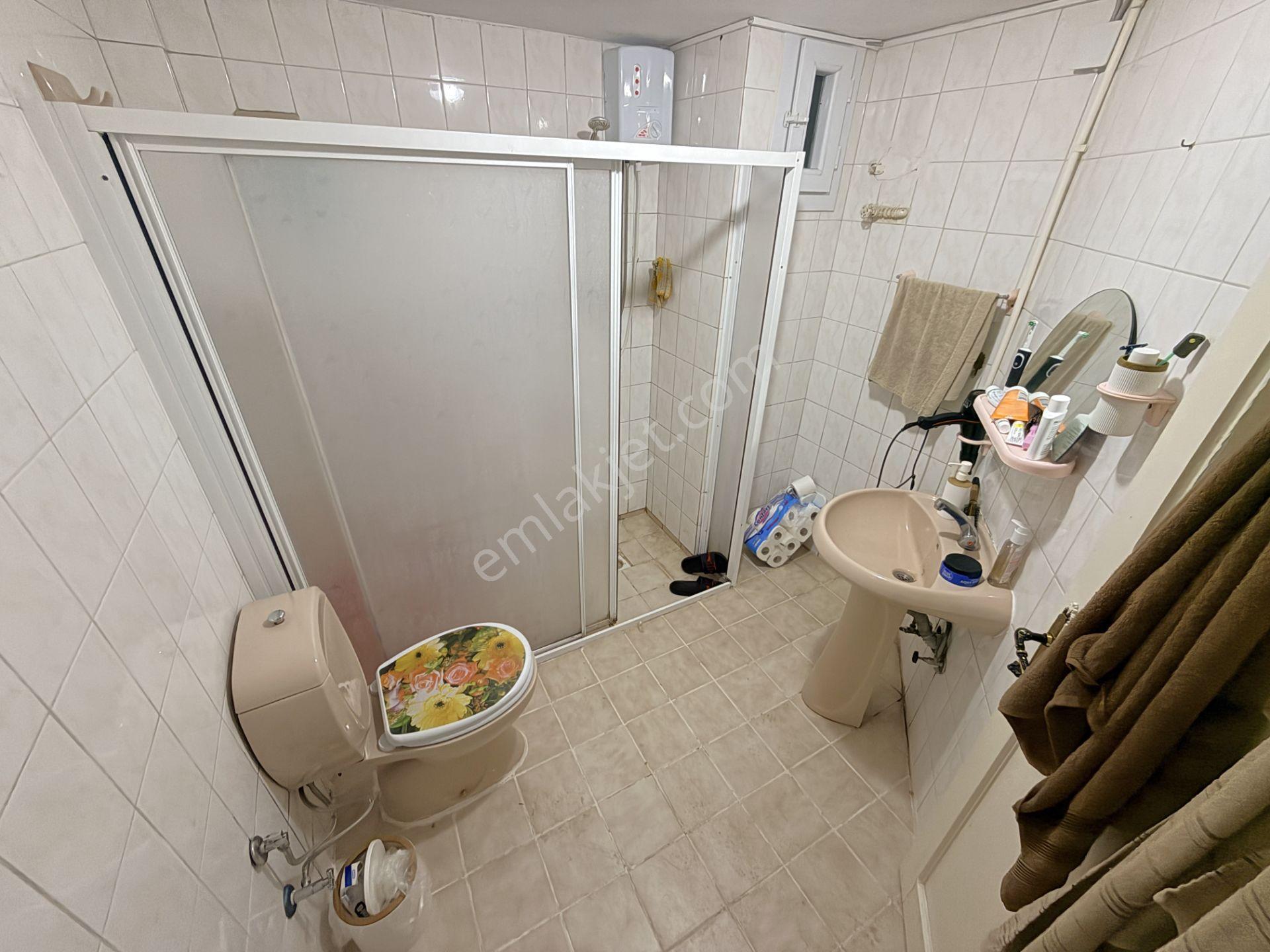 Jet'ten Akçay Merkezde Ön Cephe Geniş Balkonlu 2+1 Kiralık Daire - Görsel 19