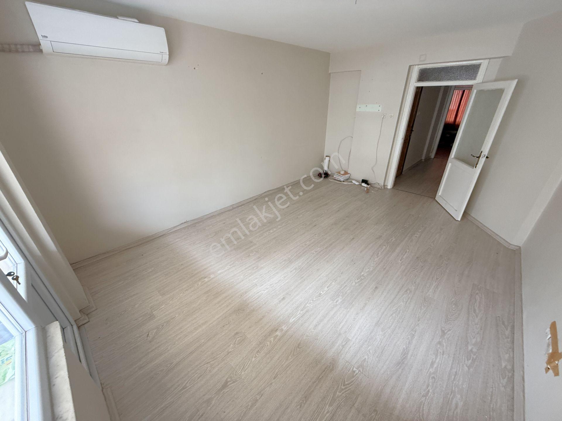 Jet'ten Akçay Merkezde Ön Cephe Geniş Balkonlu 2+1 Kiralık Daire - Görsel 5
