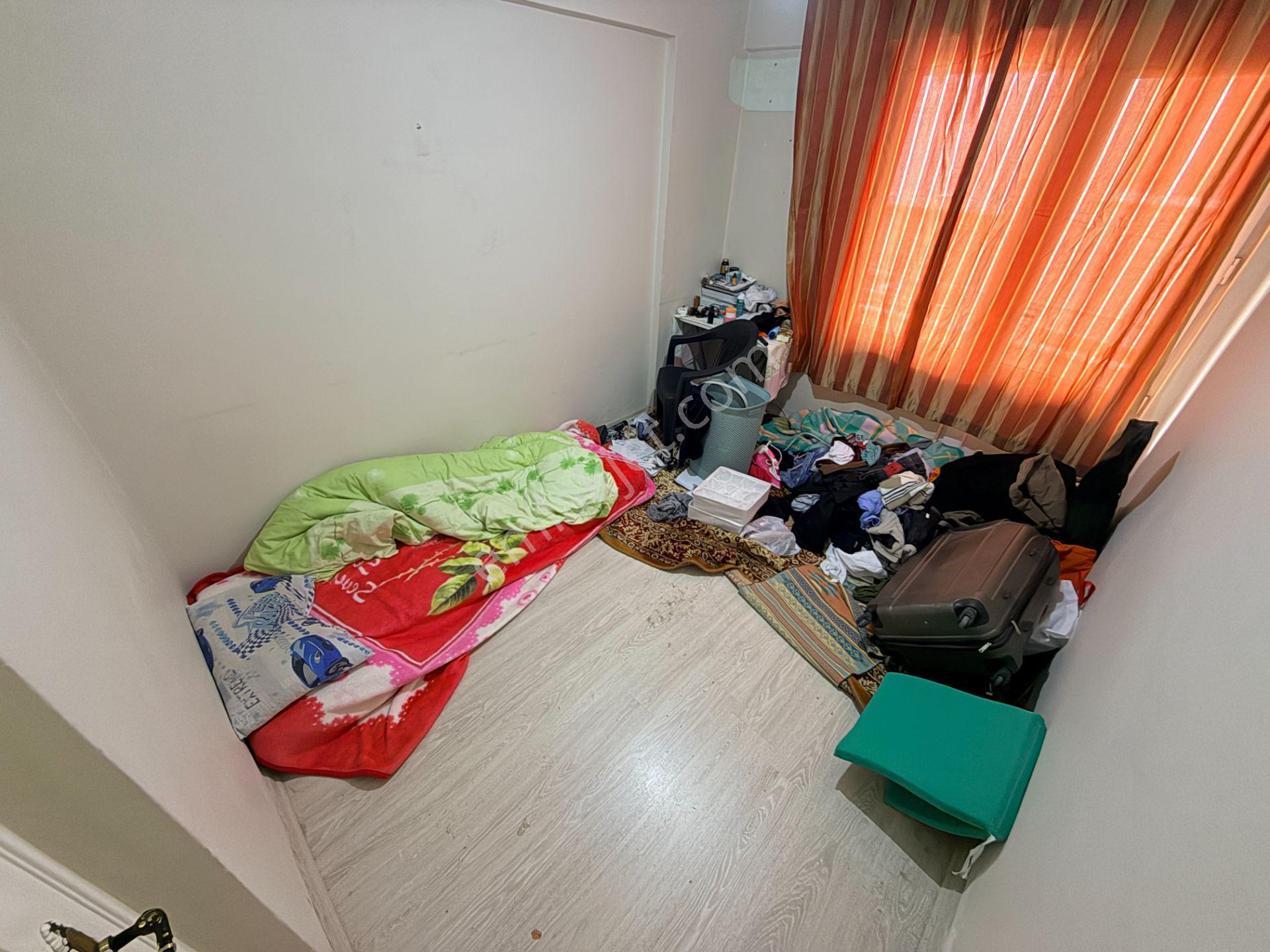 Jet'ten Akçay Merkezde Ön Cephe Geniş Balkonlu 2+1 Kiralık Daire - Görsel 15
