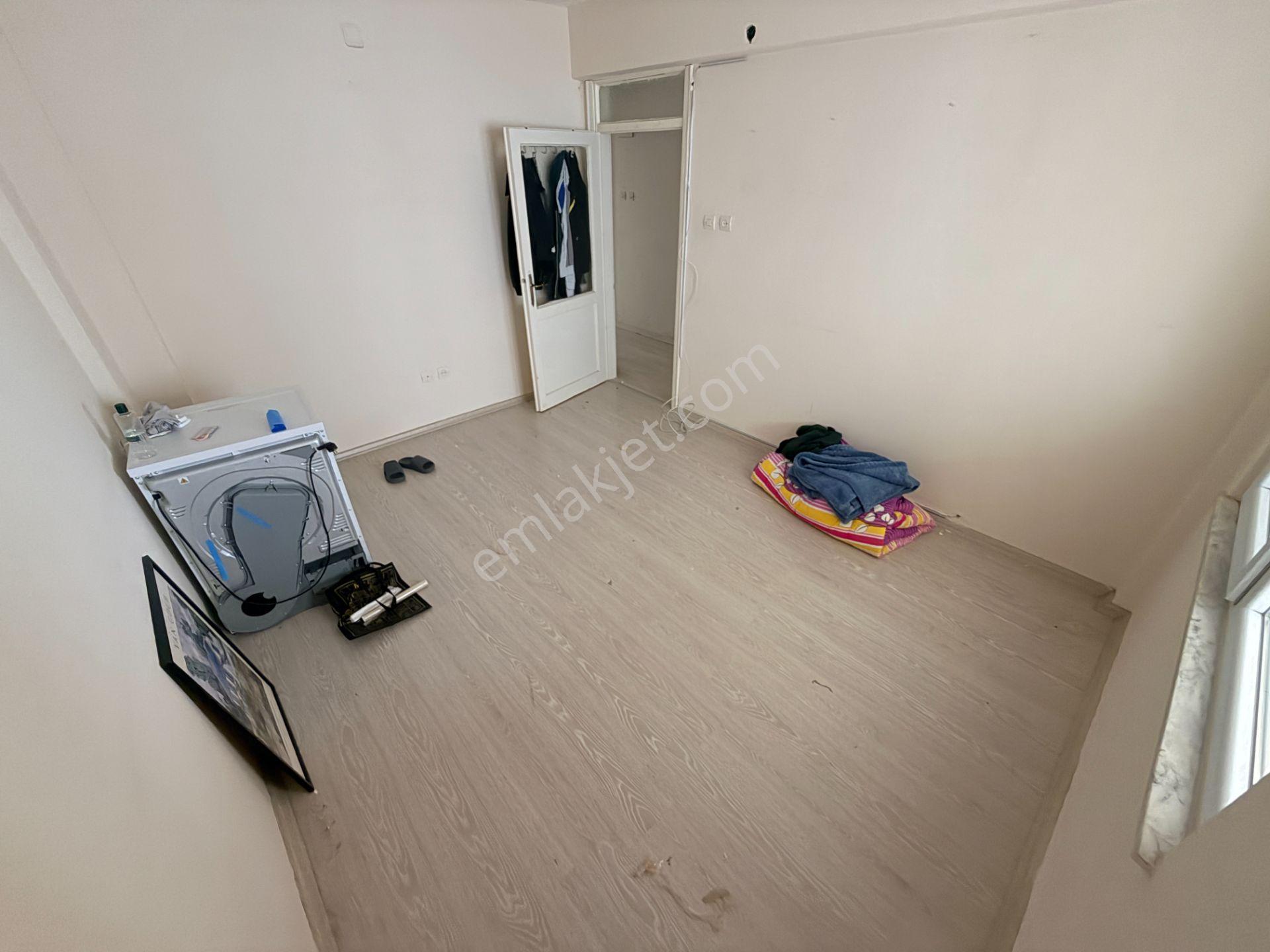 Jet'ten Akçay Merkezde Ön Cephe Geniş Balkonlu 2+1 Kiralık Daire - Görsel 13