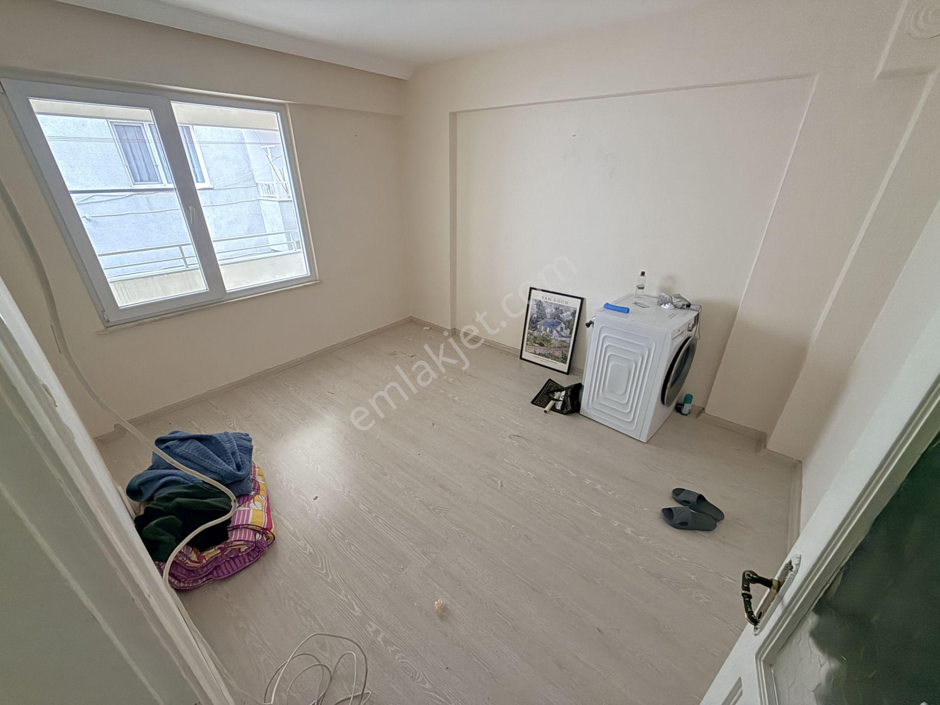Jet'ten Akçay Merkezde Ön Cephe Geniş Balkonlu 2+1 Kiralık Daire - Görsel 11