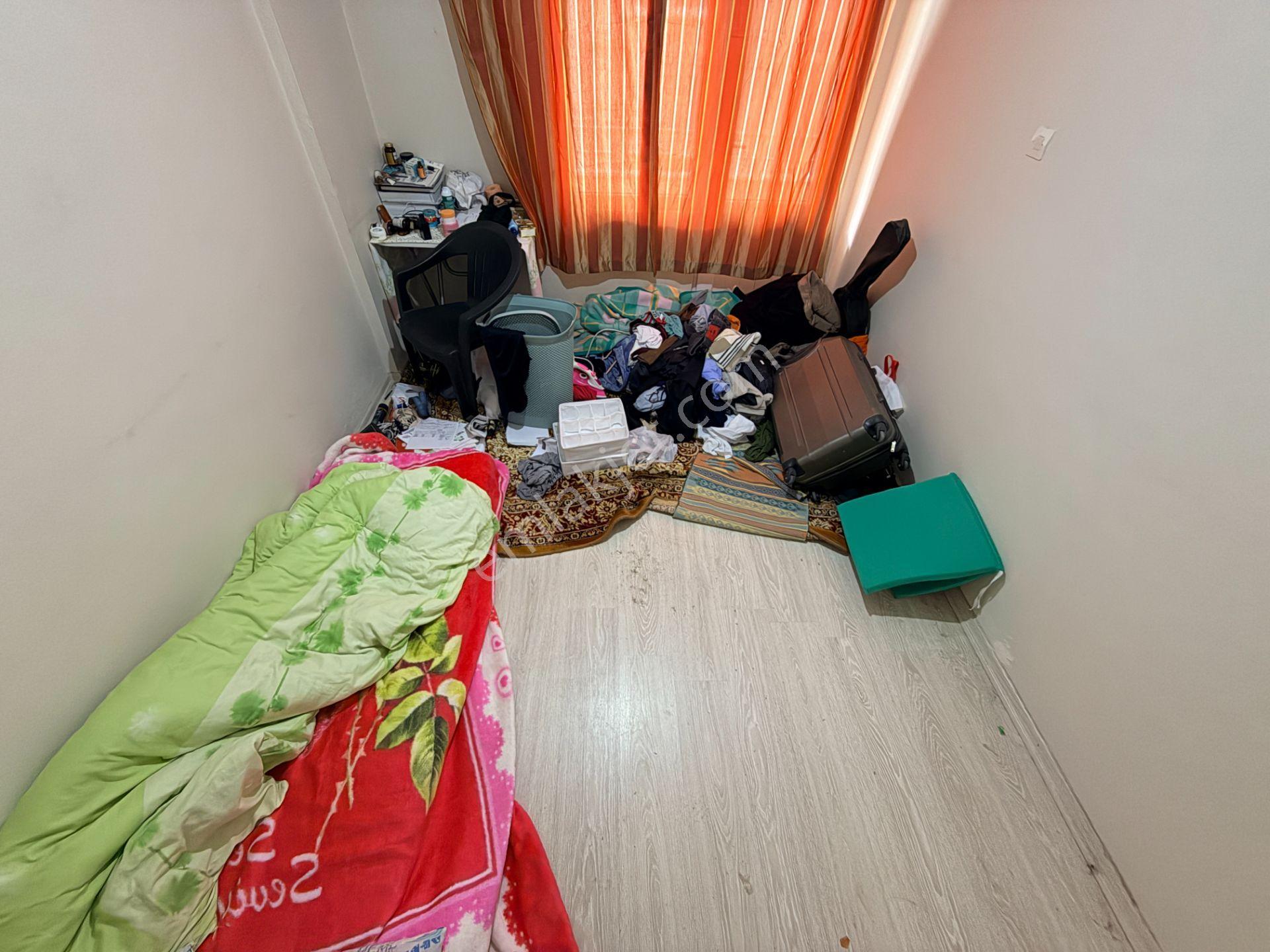 Jet'ten Akçay Merkezde Ön Cephe Geniş Balkonlu 2+1 Kiralık Daire - Görsel 16