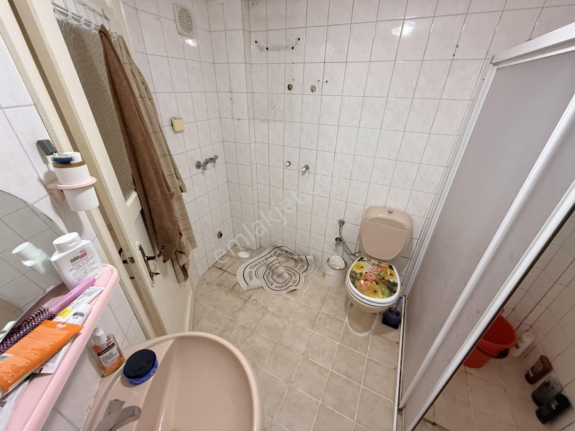 Jet'ten Akçay Merkezde Ön Cephe Geniş Balkonlu 2+1 Kiralık Daire - Görsel 18
