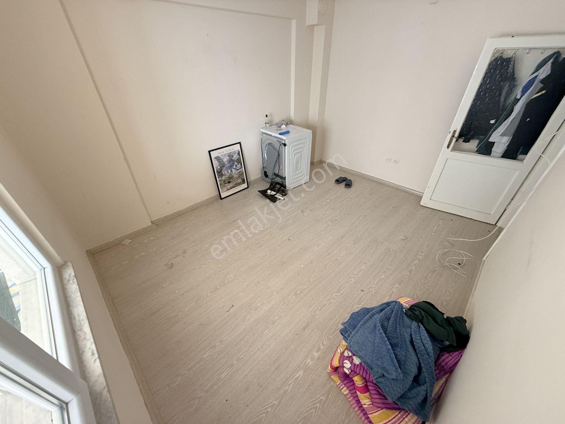 Jet'ten Akçay Merkezde Ön Cephe Geniş Balkonlu 2+1 Kiralık Daire - Görsel 12