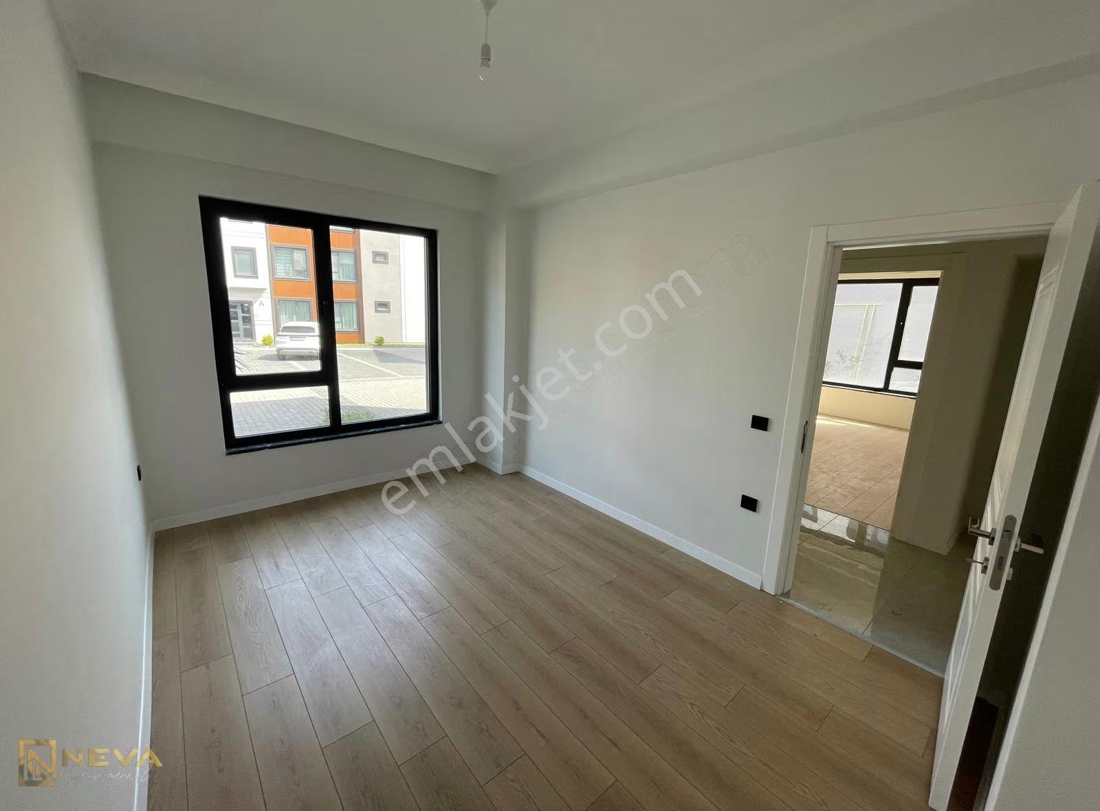 Serdivan 2.cadde Elbirlik Yaşam Sitesi 170m2 4+1 Ferah Daire