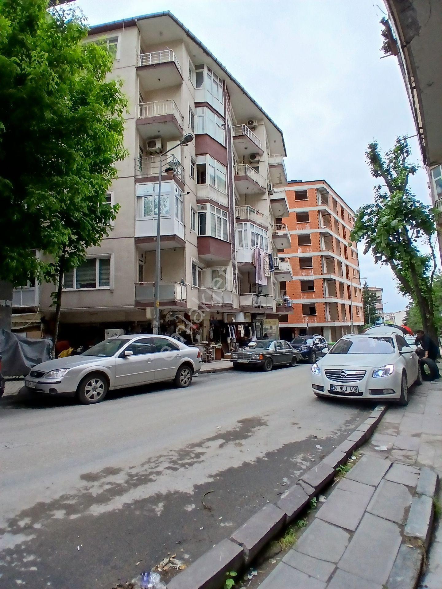 Bahçelievler Siyavuşpaşa İlkokulu Karşısında Kat Mülkiyetli 4.kat 3+1 125 M2 Satılık Daire - Görsel 23