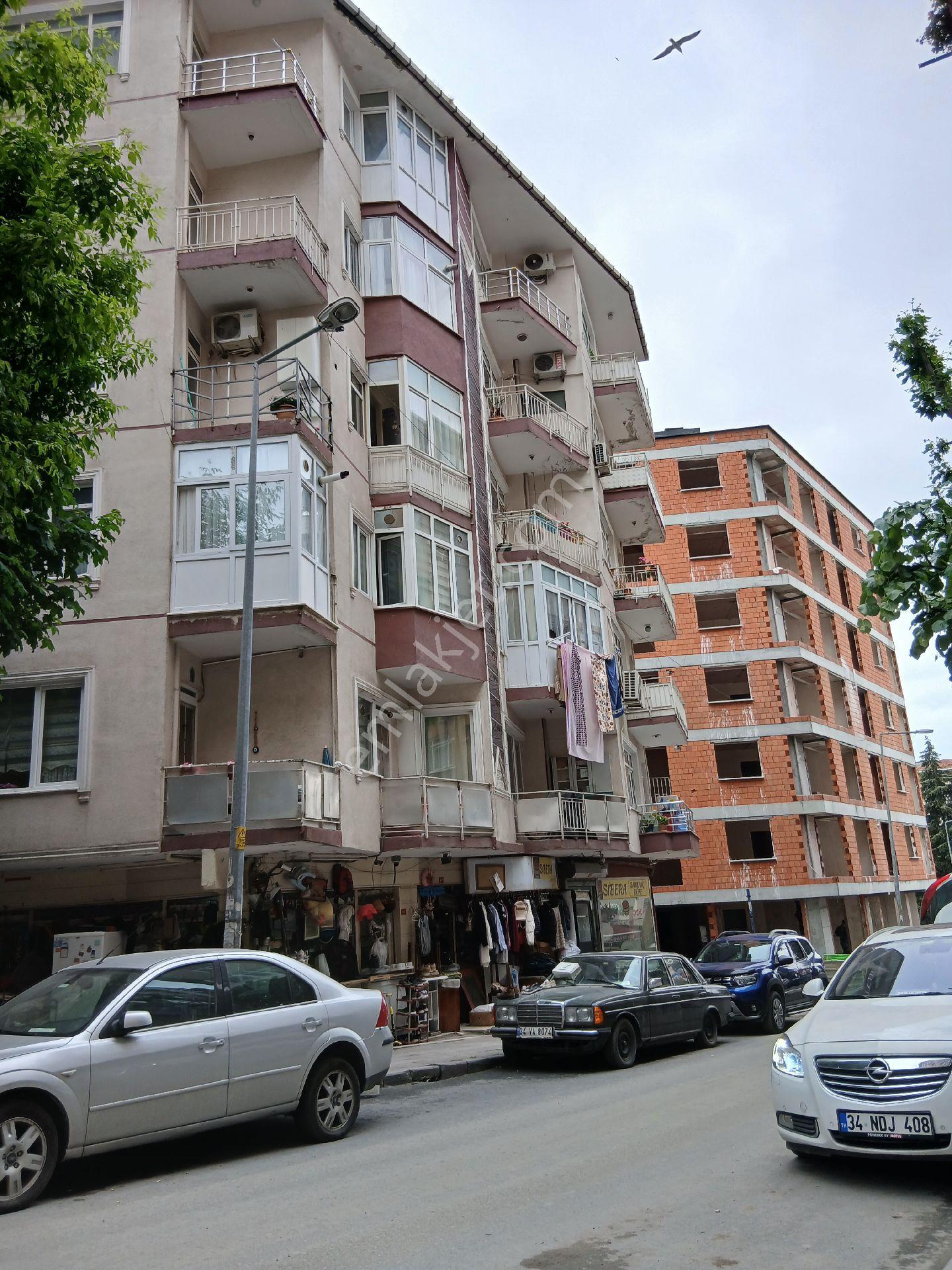 Bahçelievler Siyavuşpaşa İlkokulu Karşısında Kat Mülkiyetli 4.kat 3+1 125 M2 Satılık Daire - Görsel 18