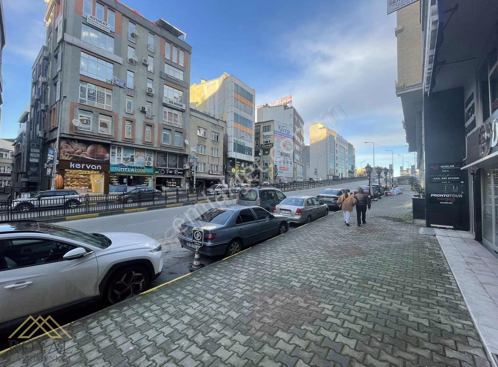 Meydanda Devren Kiralık Dükkan - Görsel 3