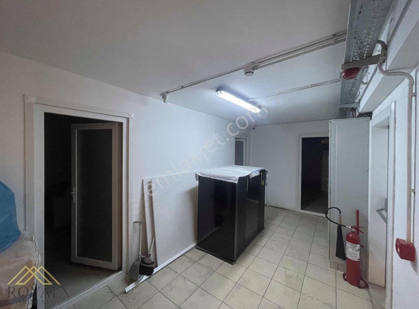 Meydanda Devren Kiralık Dükkan - Görsel 7