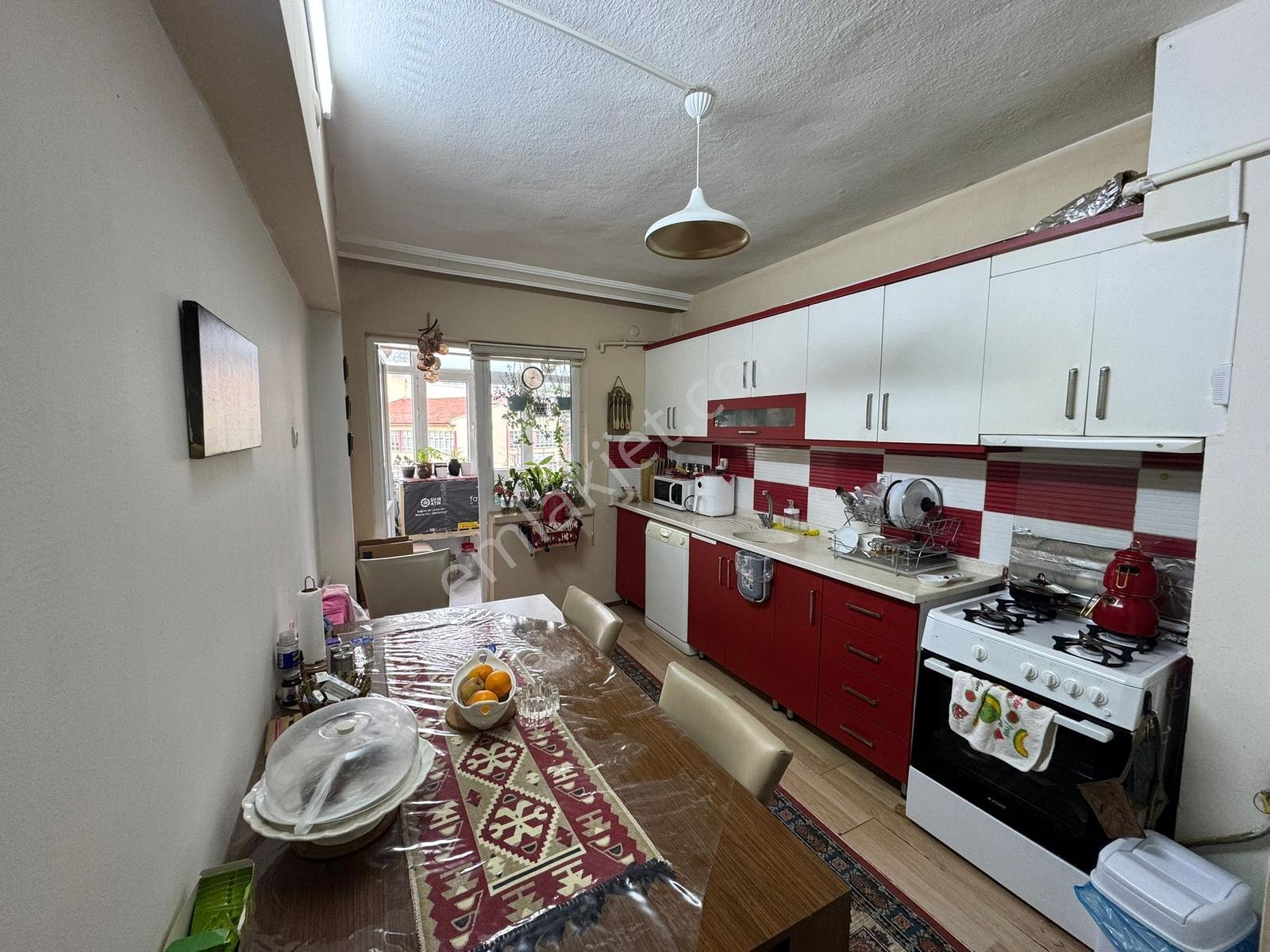 Gültepe Mahallesi Plevne Cadde Dibi Masrafsız Satılık 3+1 Daire - Görsel 12