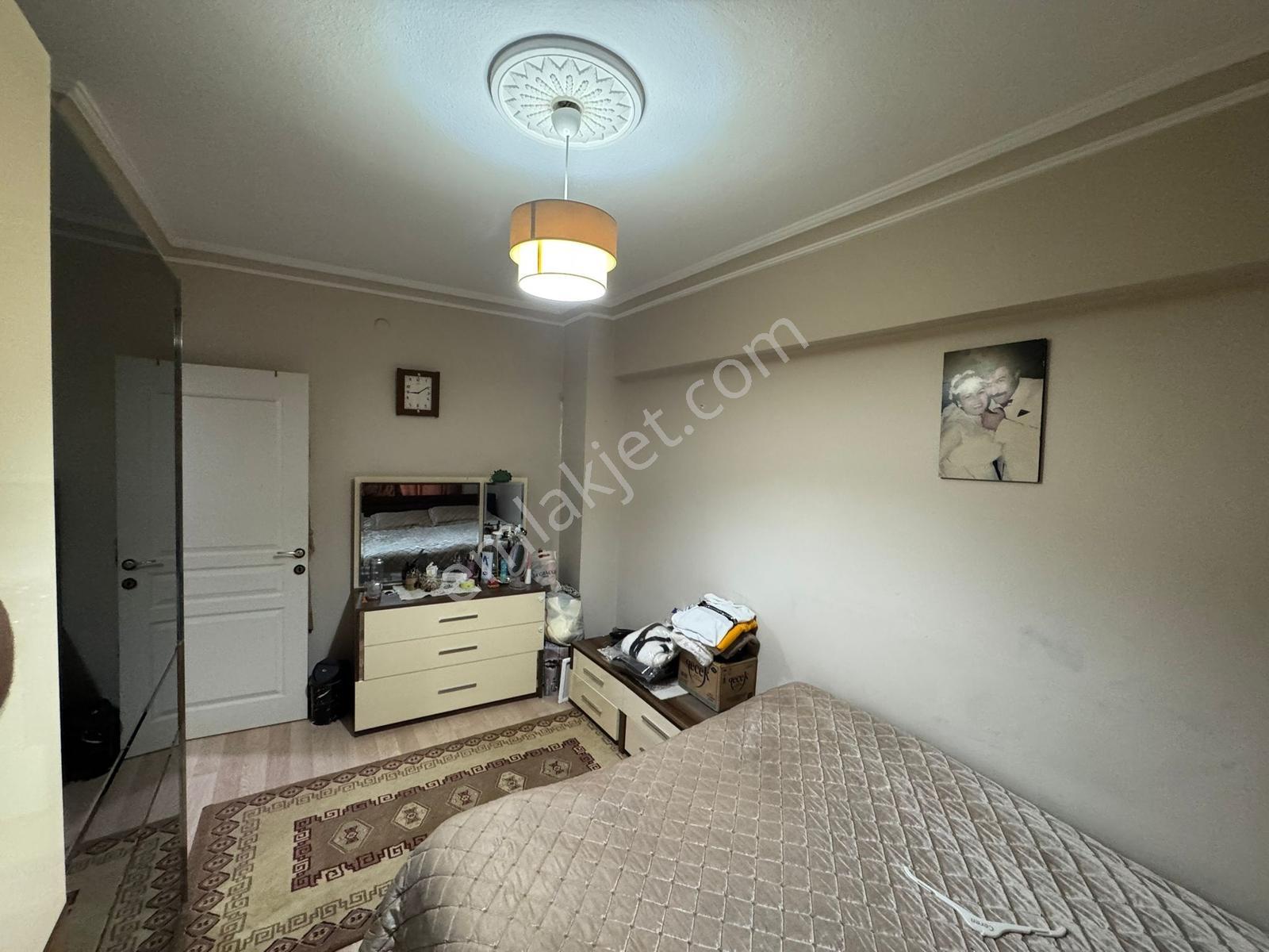 Gültepe Mahallesi Plevne Cadde Dibi Masrafsız Satılık 3+1 Daire - Görsel 3