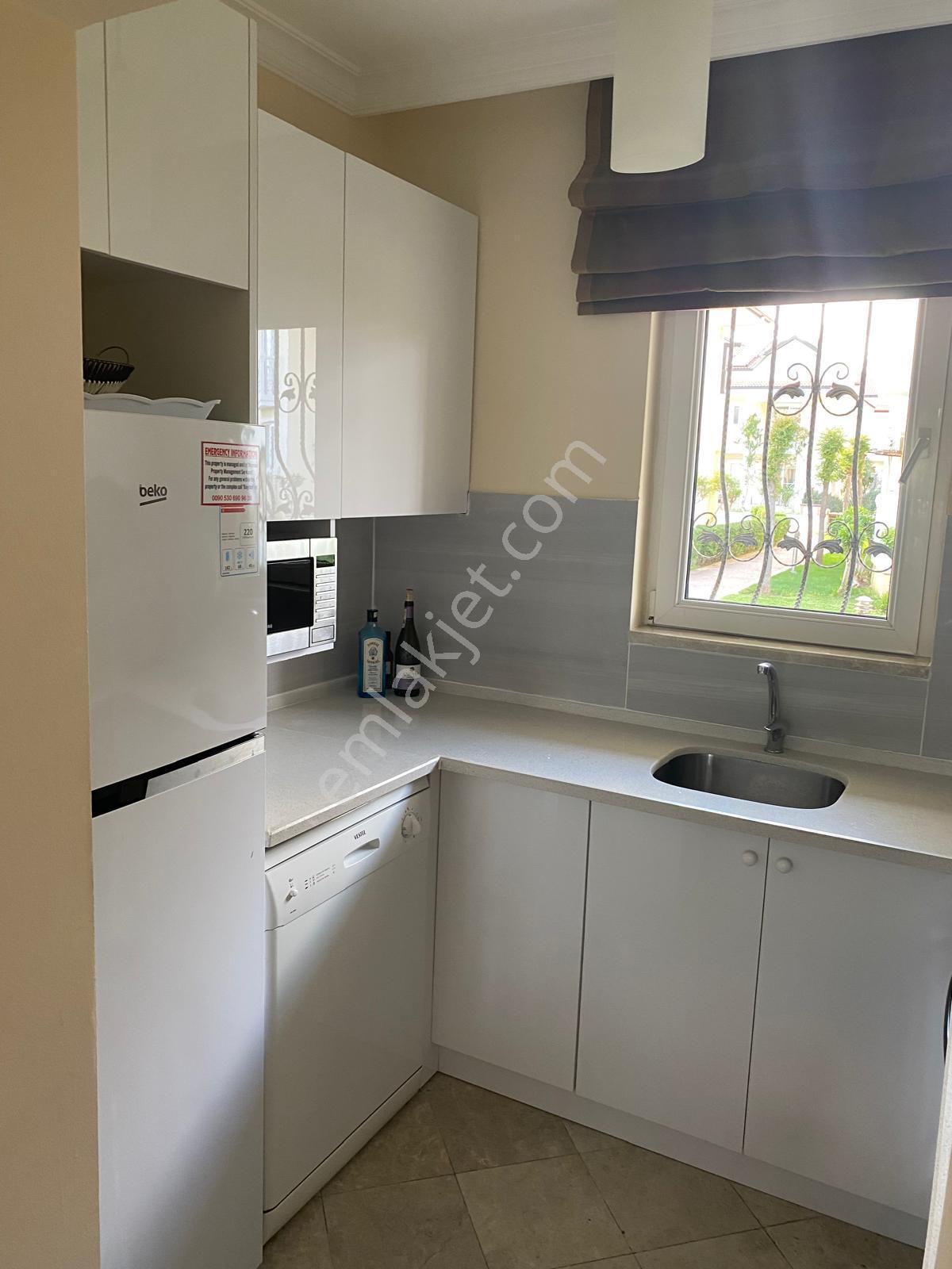 Stop'tan Çalışta Denize Sıfır Havuzlu Triplex Villa - Görsel 14