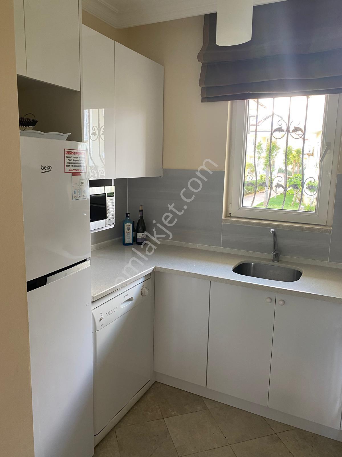 Stop'tan Çalışta Denize Sıfır Havuzlu Triplex Villa - Görsel 10