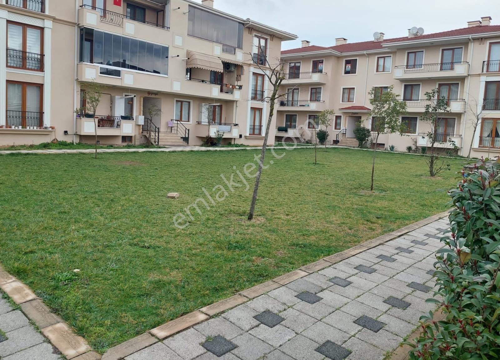 Serdivan Yazlık Mah. Begonya Sitesi 3. Kat Bakımlı Daire