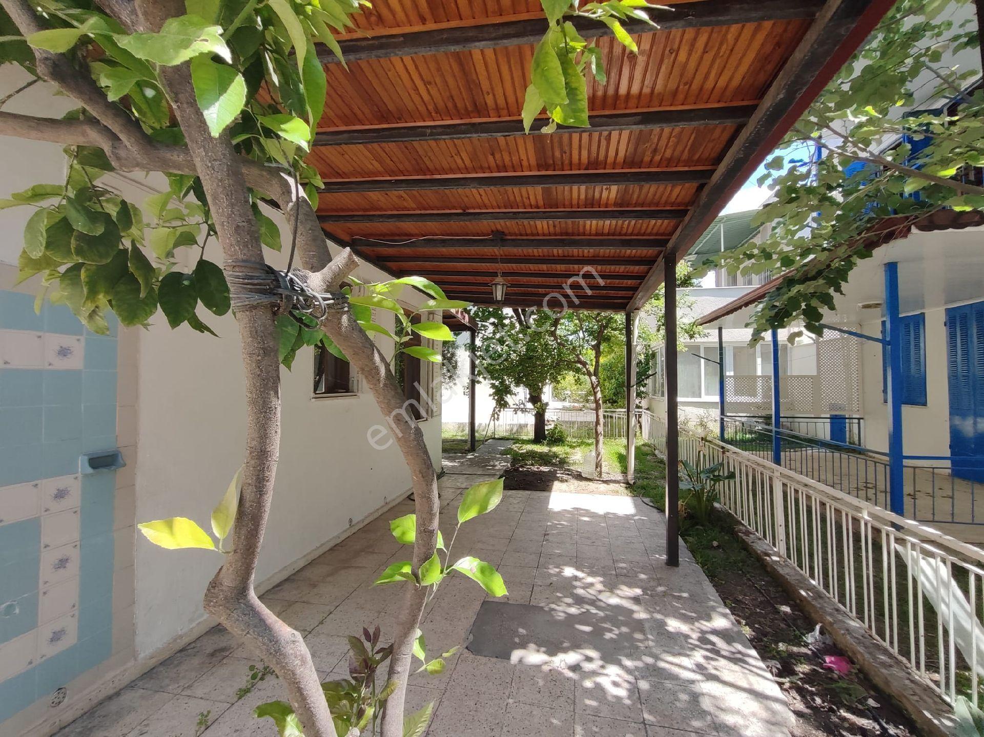 Kuşadası Davutlar Sahilde Denize 100 M Mesafede Satılık Prestijli Villa - Görsel 28
