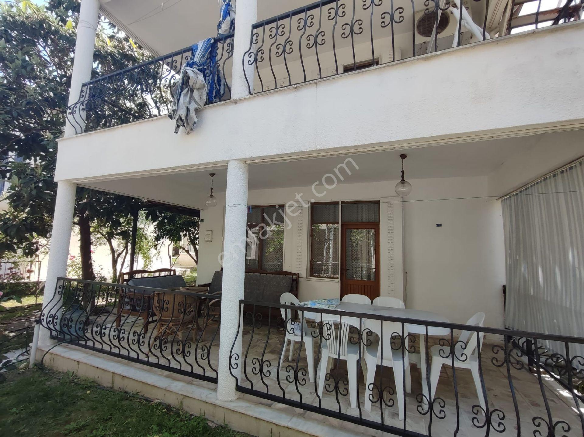 Kuşadası Davutlar Sahilde Denize 100 M Mesafede Satılık Prestijli Villa - Görsel 21