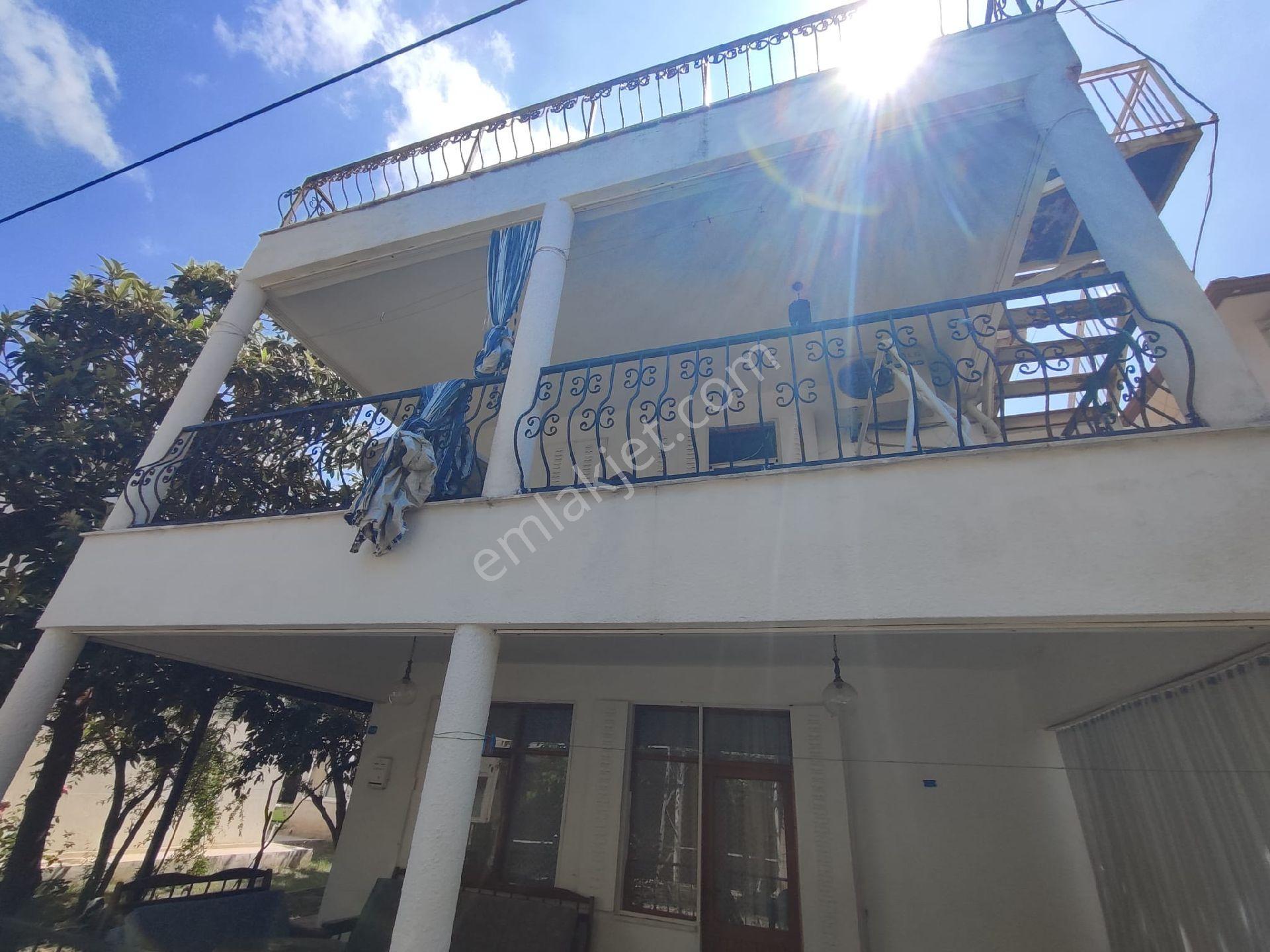Kuşadası Davutlar Sahilde Denize 100 M Mesafede Satılık Prestijli Villa - Görsel 23