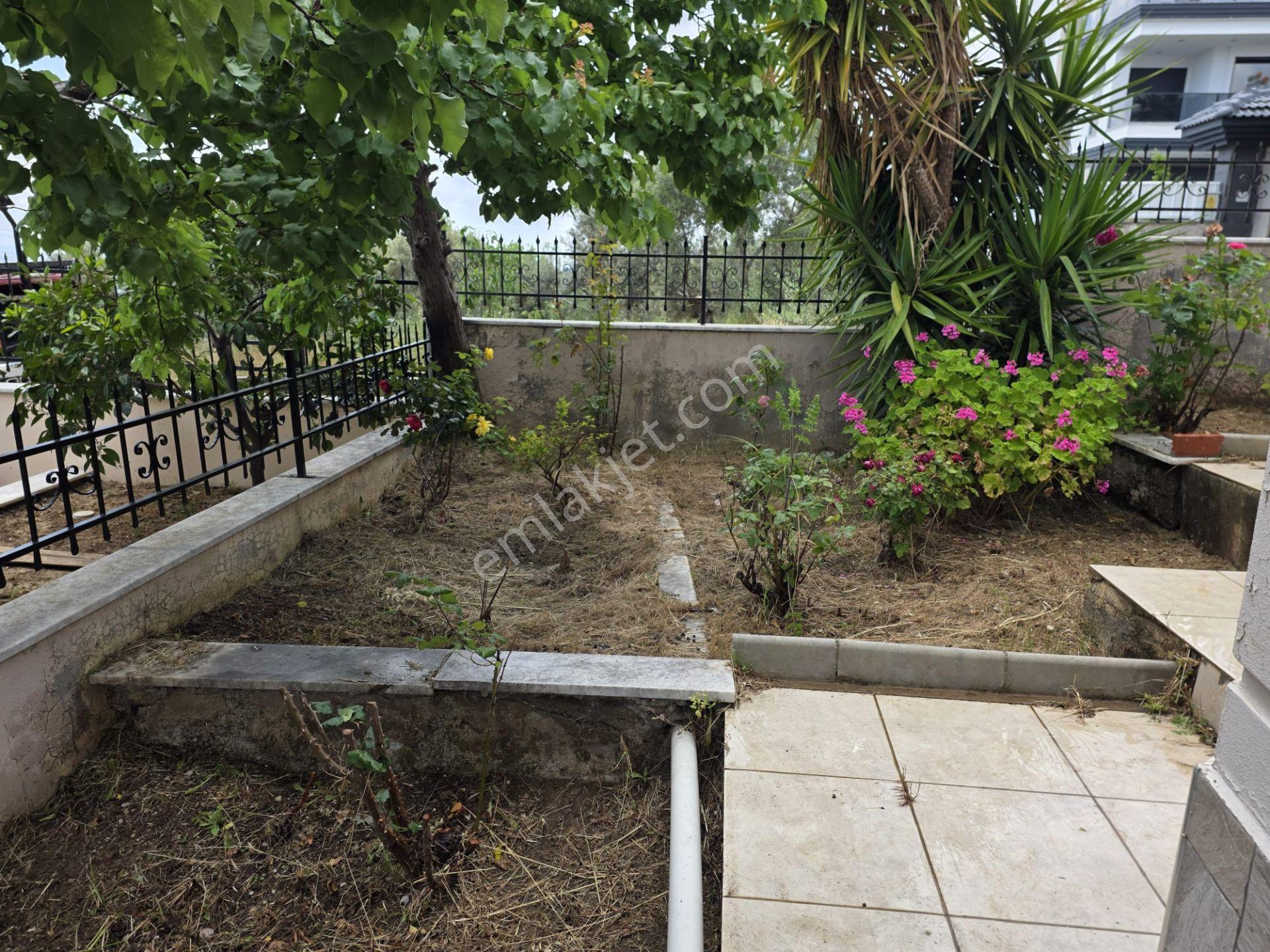Altınoluk İlkbahar Dan Bahçeli Deniz Manzaralı Müstakil Villa - Görsel 11