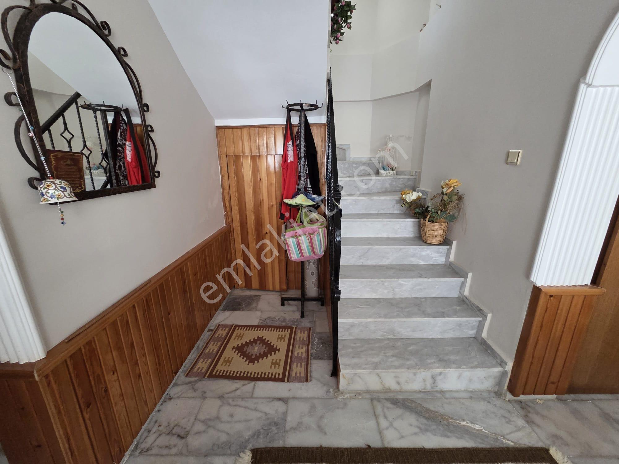 Altınoluk İlkbahar Dan Bahçeli Deniz Manzaralı Müstakil Villa - Görsel 37