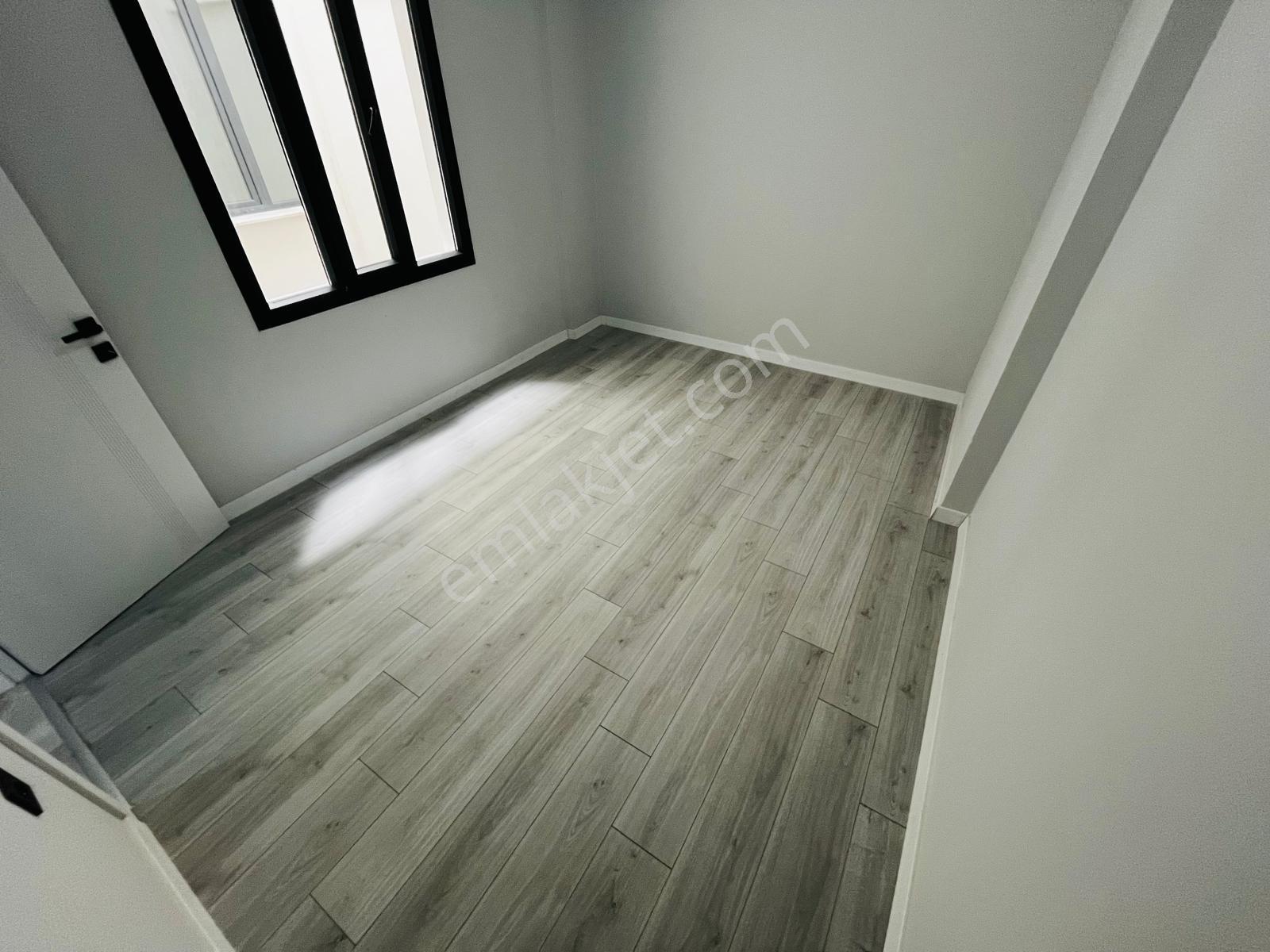 Gömeç Çarşı Merkezinde Ara Kat Köşe Geniş Lüx 1+1 Satılık Daire - Görsel 7
