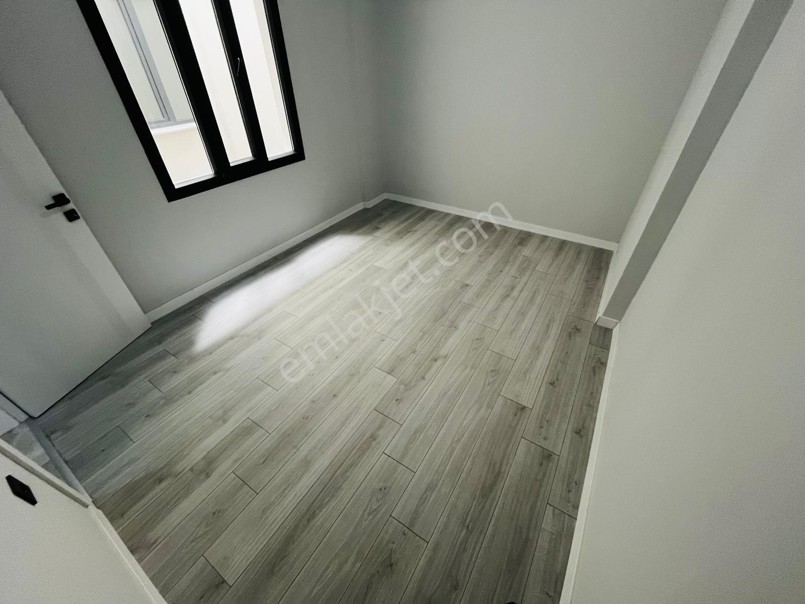 Gömeç Çarşı Merkezinde Ara Kat Köşe Geniş Lüx 1+1 Satılık Daire - Görsel 6