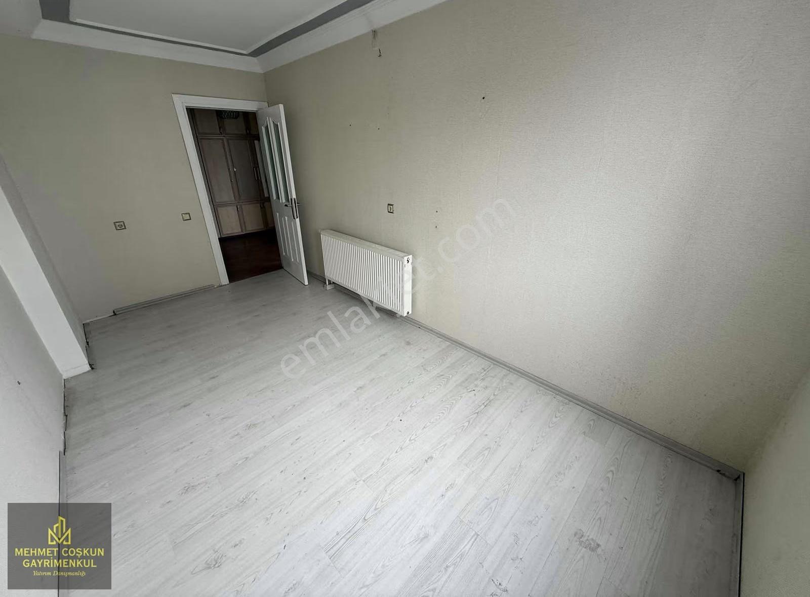 Huzurevlerinde Geniş Oturumlu Satılık 4+1 Daire