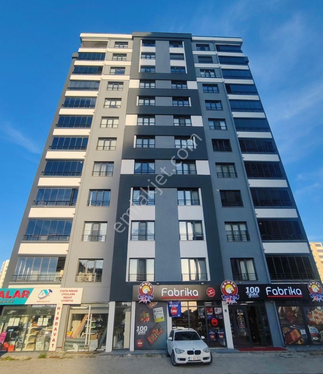 Yakutta 3.5+1 Harika Manzaralı Süper Konumlu Satılık Daire - Görsel 16