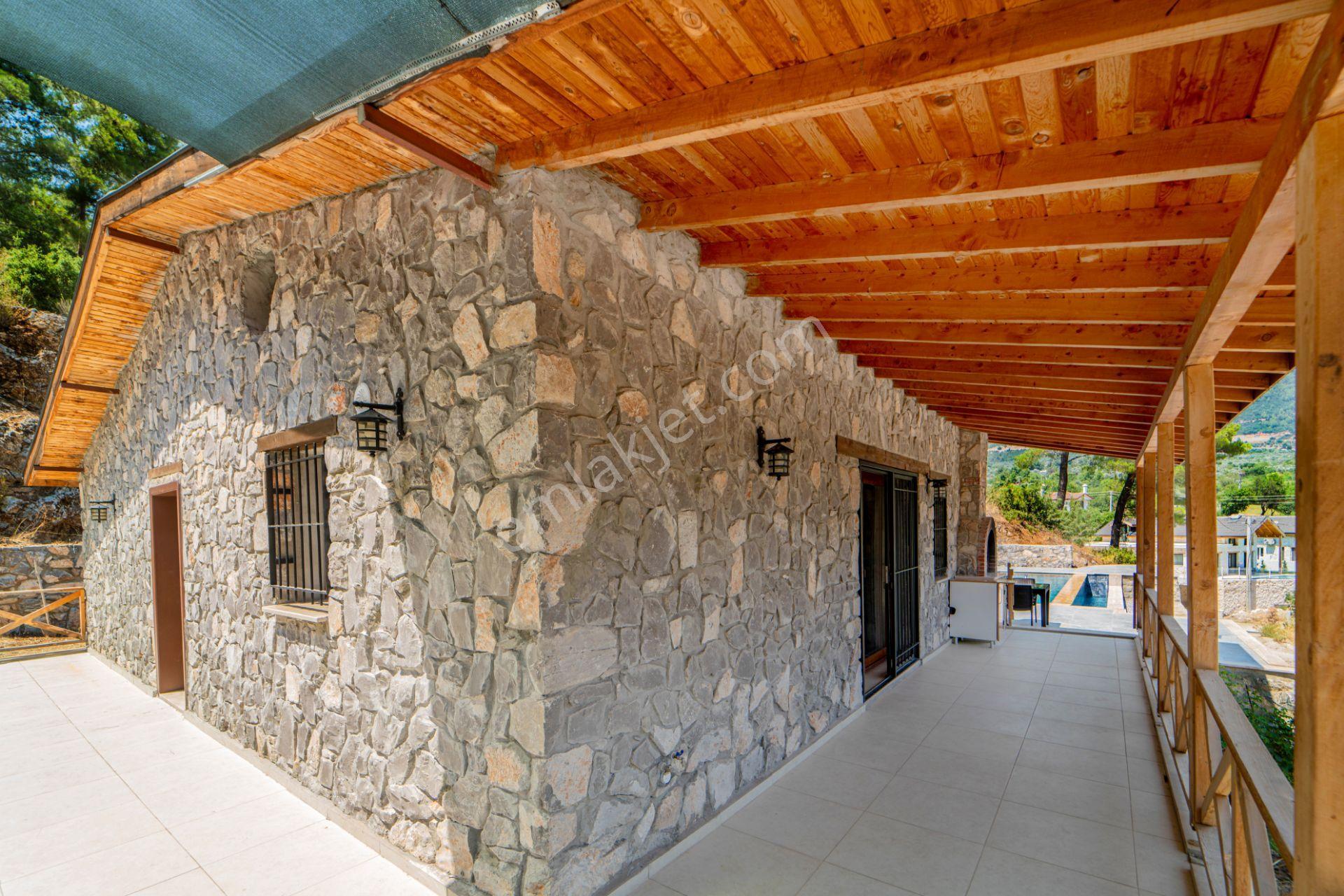 Goldhouse Dan Kiralık Fethiye İncirköy’de 2+1 Taş Villa - Görsel 3